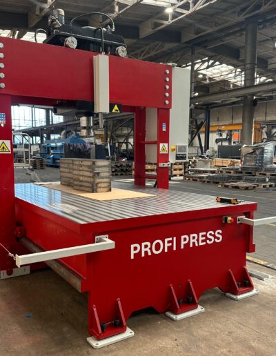 Custom-Made Portalpresse 300 Tonnen